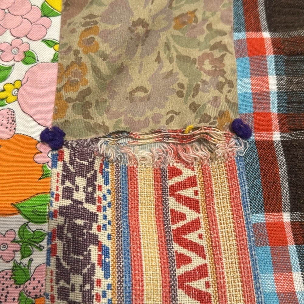 Vintage Handmade Patchwork Lap Quilt with flaws - Picture 8 of 9
